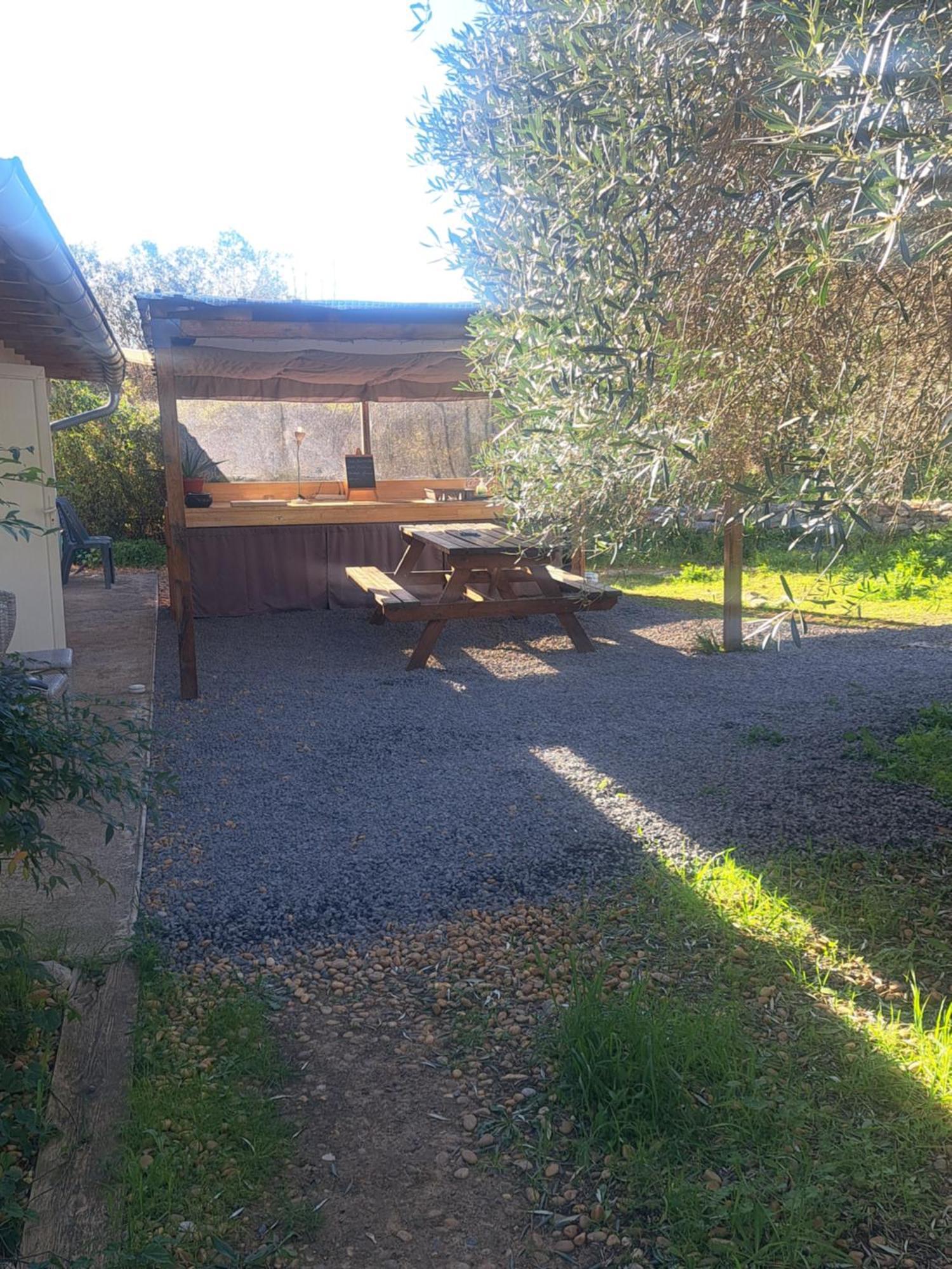 Hotel Ecoutez Les Oiseaux Lunel  Exterior foto