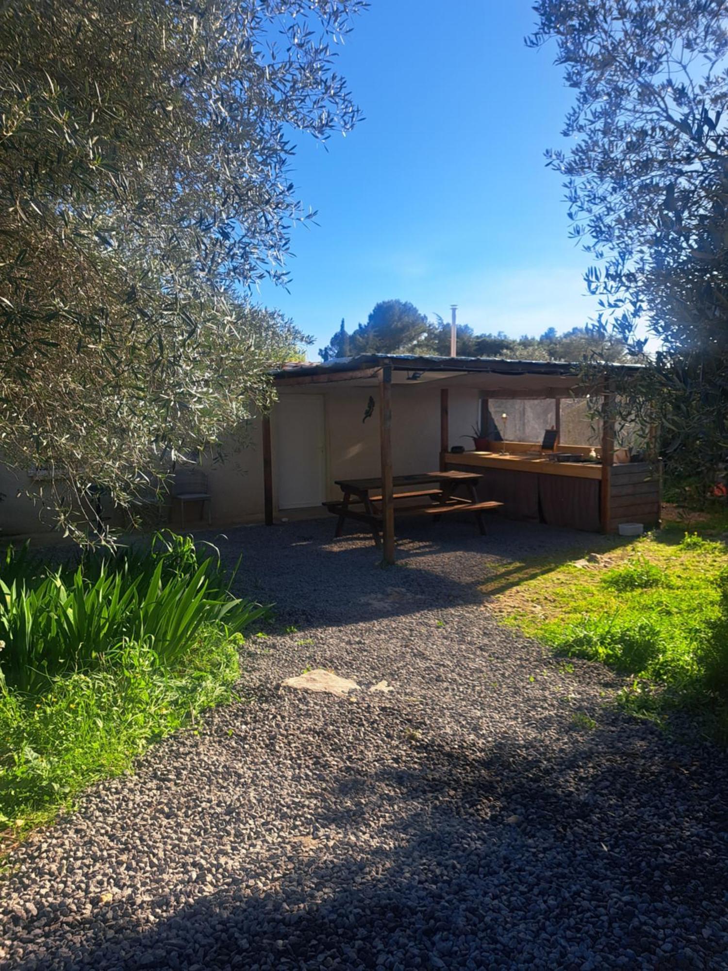 Hotel Ecoutez Les Oiseaux Lunel  Exterior foto